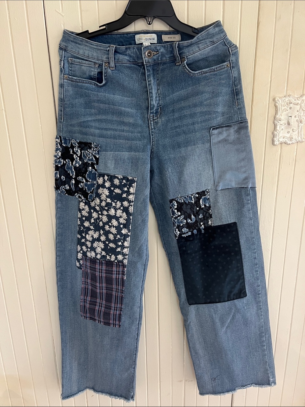 Women's Blue Patchwork Straight-Leg Jeans. Size 6T fits more like an 8/10
